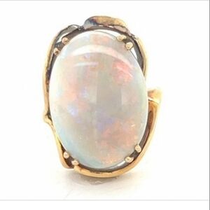 18k Yellow Gold Double Four Prong Beautiful Vibrant Opal  Ring